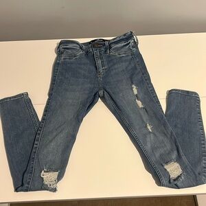 Hollister High Rise Crop Jean Jegging